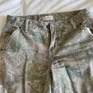 PacSun woman’s Green and Brown Cargo Pants